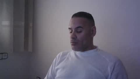 Snapshot of gioshadow chatting on 2, 1, 2025 gioshadow online show from 2, 1, 2025