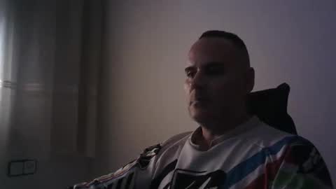 Snapshot of gioshadow chatting on 12, 10, 2025 gioshadow online show from 12, 10, 2025