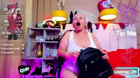 Girl Amada online show from 4, 3, 2025