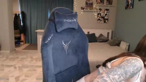 Secret online show from 12, 4, 2026