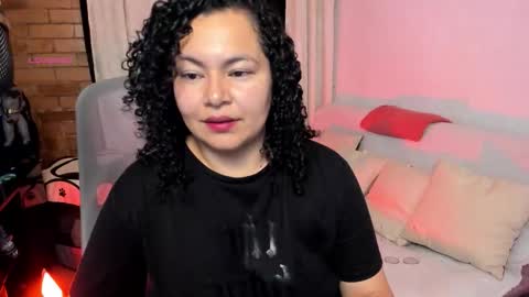 girl_inline online show from 13, 1, 2026