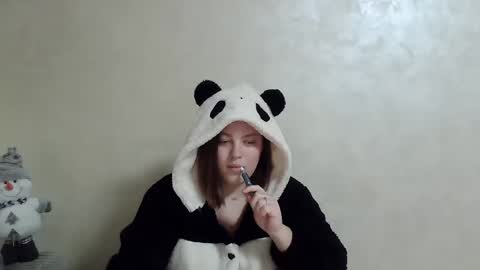 Snapshot of girl_leya chatting on 3, 12, 2024 girl_leya online show from 3, 12, 2024