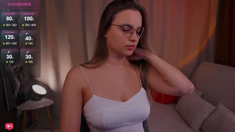 Snapshot of girl_peach_ chatting on 4, 2, 2025 Kate online show from 4, 2, 2025