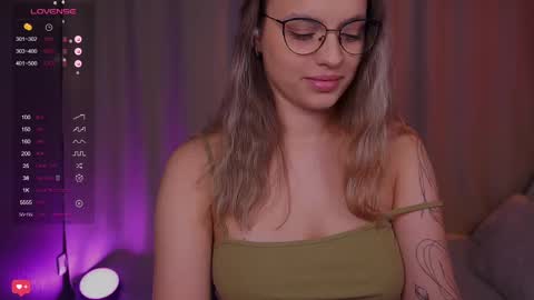 Snapshot of girl_peach_ chatting on 26, 2, 2025 Kate online show from 26, 2, 2025