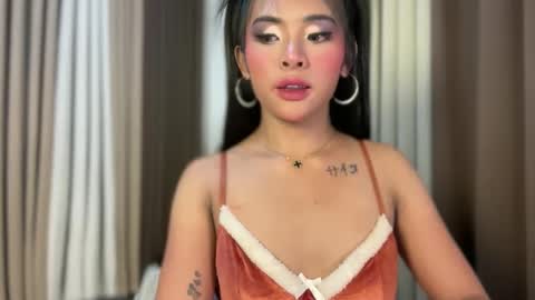 queen ronna online show from 19, 4, 2026