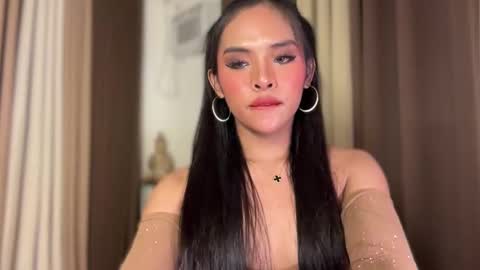 queen ronna online show from 11, 5, 2026