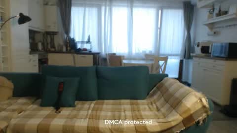 Girlfriend online show from 15, 9, 2025