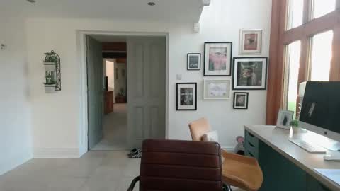 girlsandbikes online show from 16, 9, 2025