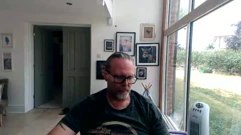 girlsandbikes online show from 17, 7, 2026