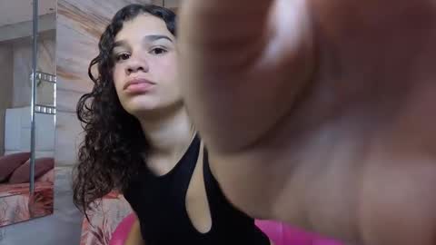 Snapshot of girlsweetgb chatting on 7, 10, 2025 girlsweetgb online show from 7, 10, 2025