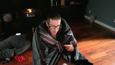 Snapshot of girthwayne chatting on 25, 12, 2024 croyal09 online show from 25, 12, 2024