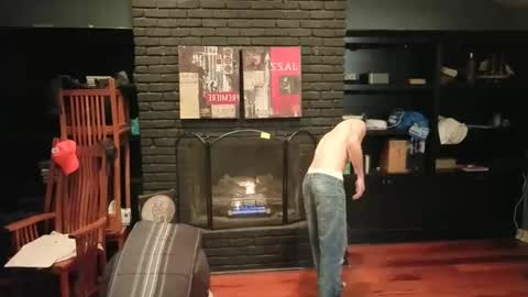 Snapshot of girthwayne chatting on 25, 12, 2024 croyal09 online show from 25, 12, 2024