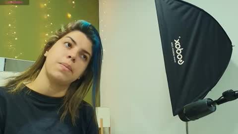 Snapshot of gisell_gomez chatting on 5, 10, 2025 Gisell online show from 5, 10, 2025