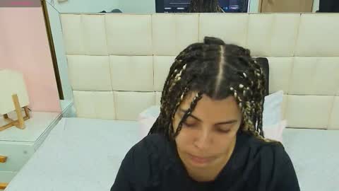 Snapshot of gisell_gomez chatting on 2, 12, 2025 Gisell online show from 2, 12, 2025