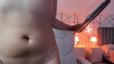 GISELLE ROLDAN online show from 26, 2, 2025