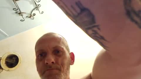 Snapshot of gixxer8282 chatting on 25, 12, 2024 gixxer8282 online show from 25, 12, 2024