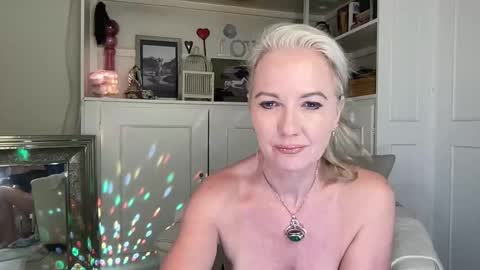 Gl1tter Barbie online show from 2, 11, 2025