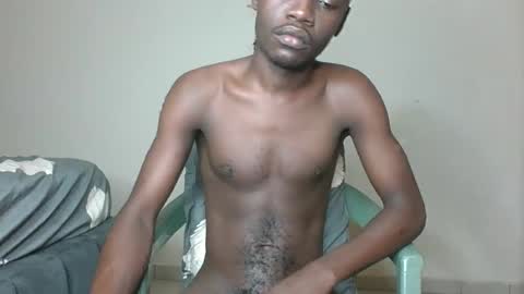 Snapshot of glane_ chatting on 28, 2, 2025 James online show from 28, 2, 2025