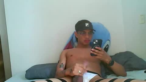 Snapshot of glen_connor_11 chatting on 17, 12, 2025 glen_connor_11 online show from 17, 12, 2025