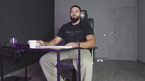 Matthew .. for short call me Matt online show from 18, 10, 2025