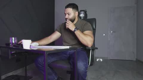 Matthew .. for short call me Matt online show from 21, 10, 2025