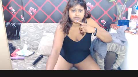 glitter candy online show from 12, 1, 2025