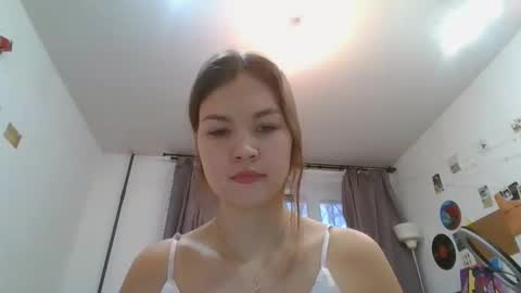 Snapshot of glitter_doll chatting on 8, 1, 2025 glitter_doll online show from 8, 1, 2025