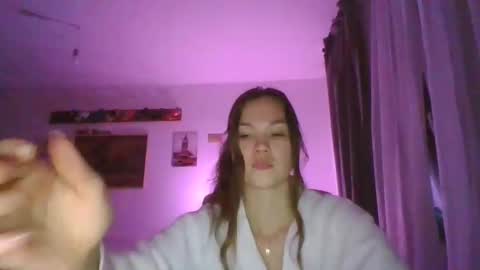 Snapshot of glitter_doll chatting on 10, 1, 2025 glitter_doll online show from 10, 1, 2025