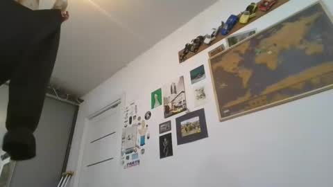 Snapshot of glitter_doll chatting on 14, 1, 2025 glitter_doll online show from 14, 1, 2025