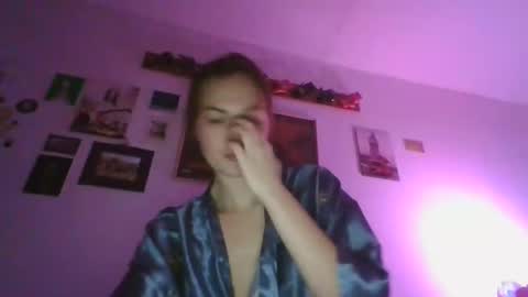 Snapshot of glitter_doll chatting on 20, 1, 2025 glitter_doll online show from 20, 1, 2025