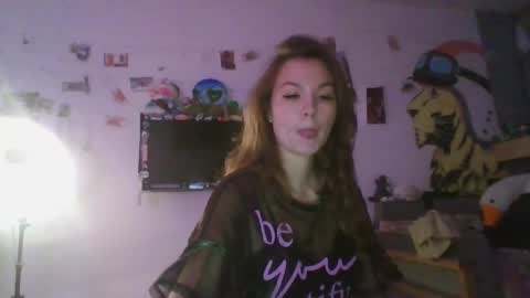 Snapshot of glitter_doll chatting on 24, 1, 2025 glitter_doll online show from 24, 1, 2025