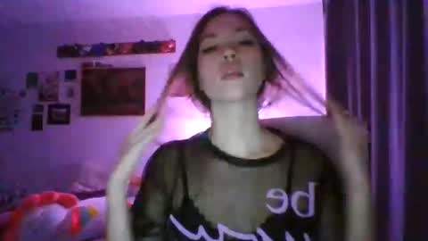 Snapshot of glitter_doll chatting on 28, 1, 2025 glitter_doll online show from 28, 1, 2025