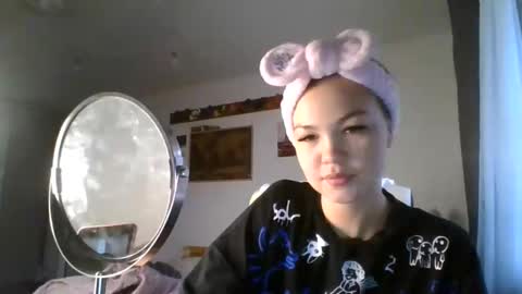 Snapshot of glitter_doll chatting on 29, 1, 2025 glitter_doll online show from 29, 1, 2025