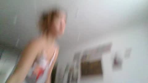 Snapshot of glitter_doll chatting on 19, 2, 2025 glitter_doll online show from 19, 2, 2025