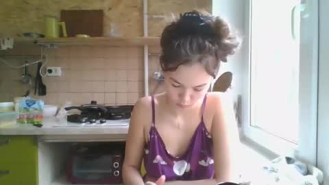Snapshot of glitter_doll chatting on 3, 3, 2025 glitter_doll online show from 3, 3, 2025