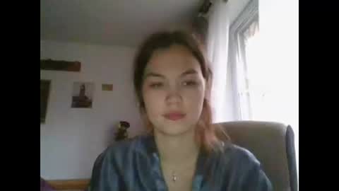 Snapshot of glitter_doll chatting on 4, 3, 2025 glitter_doll online show from 4, 3, 2025