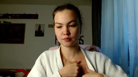 Snapshot of glitter_doll chatting on 30, 9, 2025 glitter_doll online show from 30, 9, 2025