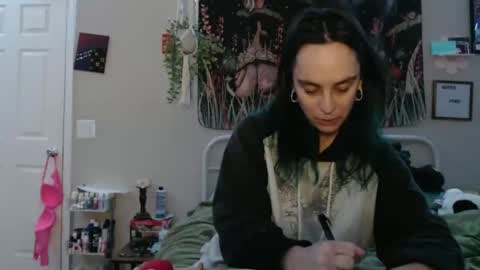 Snapshot of glitterspace chatting on 5, 10, 2025 anna online show from 5, 10, 2025