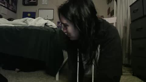 Snapshot of glitterspace chatting on 29, 10, 2025 anna online show from 29, 10, 2025