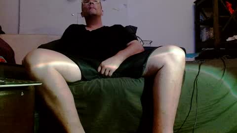 Snapshot of glitterstud chatting on 25, 4, 2026 glitterstud online show from 25, 4, 2026