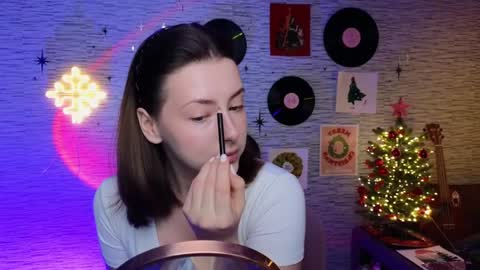 Snapshot of glo_lo chatting on 15, 1, 2025 Bye everybody Ill be online Monday December 2nd Saturday and Sunday off online show from 15, 1, 2025