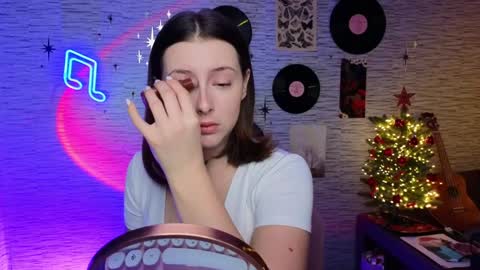 Snapshot of glo_lo chatting on 23, 1, 2025 Bye everybody Ill be online Monday December 2nd Saturday and Sunday off online show from 23, 1, 2025