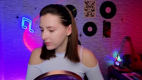 Snapshot of glo_lo chatting on 5, 2, 2025 Bye everybody Ill be online Monday December 2nd Saturday and Sunday off online show from 5, 2, 2025