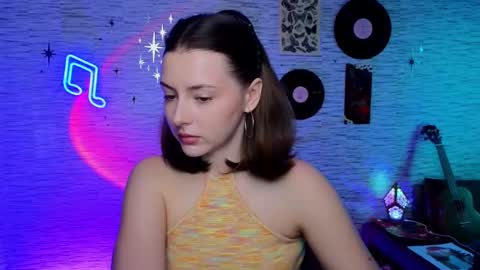 Snapshot of glo_lo chatting on 13, 2, 2025 Bye everybody Ill be online Monday December 2nd Saturday and Sunday off online show from 13, 2, 2025