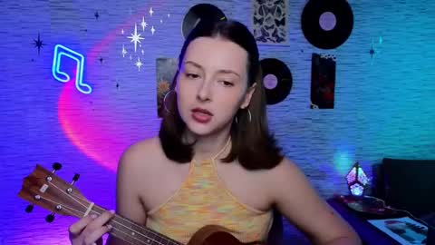 Snapshot of glo_lo chatting on 13, 2, 2025 Bye everybody Ill be online Monday December 2nd Saturday and Sunday off online show from 13, 2, 2025