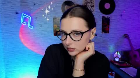 Snapshot of glo_lo chatting on 20, 2, 2025 Bye everybody Ill be online Monday December 2nd Saturday and Sunday off online show from 20, 2, 2025