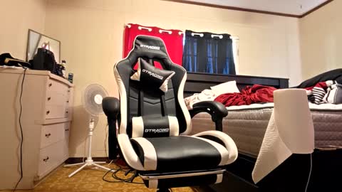 glomightyj online show from 22, 3, 2026