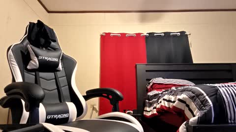 glomightyj online show from 4, 4, 2026