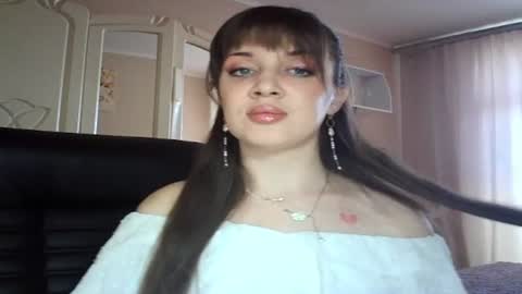 Snapshot of gloriashine chatting on 12, 3, 2025 gloriashine online show from 12, 3, 2025