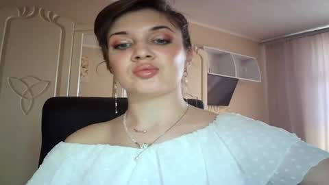 Snapshot of gloriashine chatting on 12, 3, 2025 gloriashine online show from 12, 3, 2025